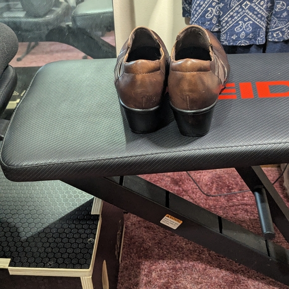 Clarks Womens Brown Leather Slip On Comfort Shoes Size 8 NWOT Work Office Casual - Picture 4 of 8